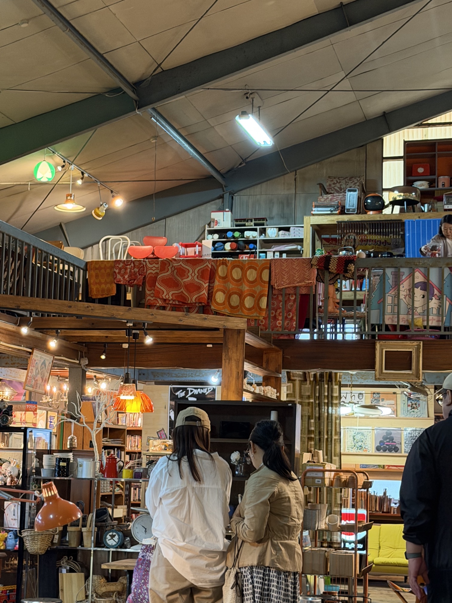 MIXER の店内